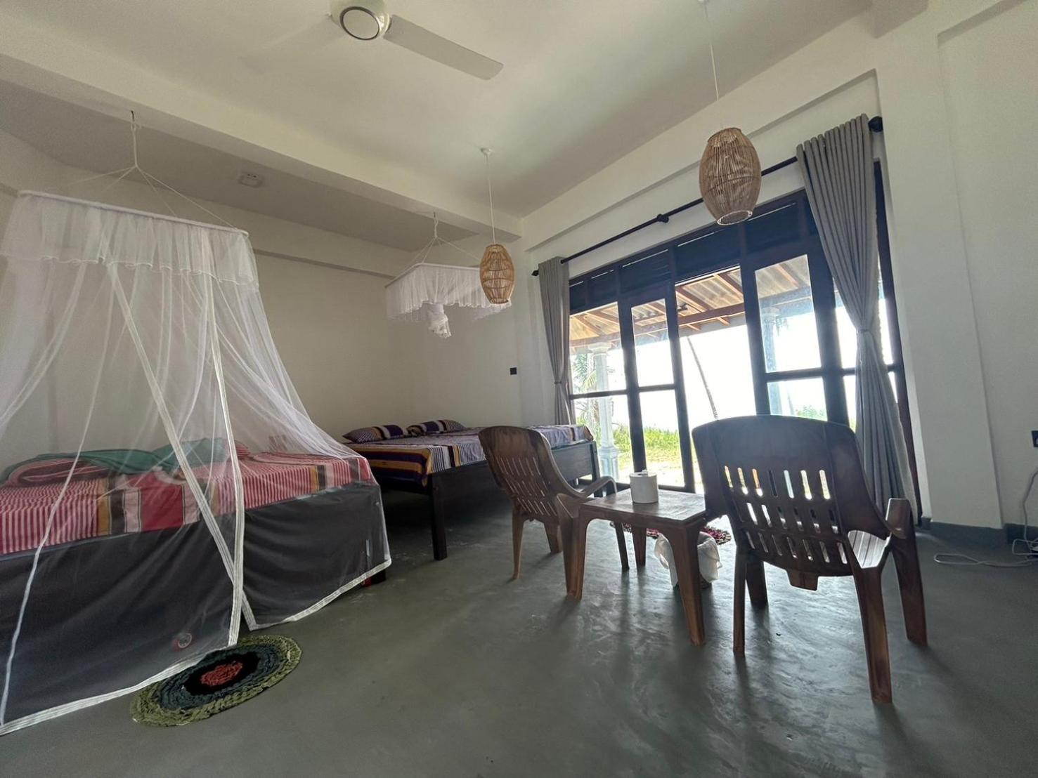 Bed and Breakfast Pemuyan Mirissa70 Esterno foto