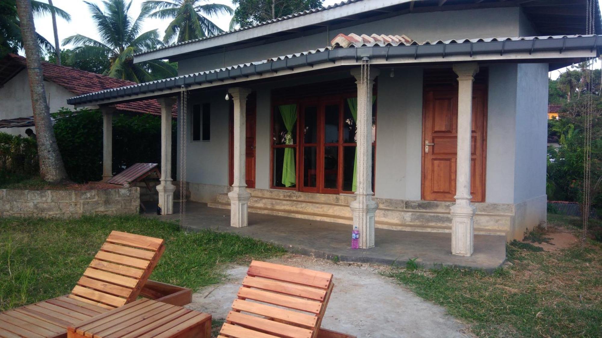 Bed and Breakfast Pemuyan Mirissa70 Esterno foto